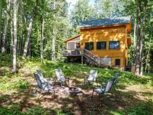 Amazingly Comfortable and Secluded Northwoods Getaway