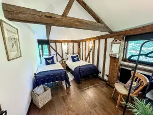 Historic Luxury 18th C Listed Barn Apartment