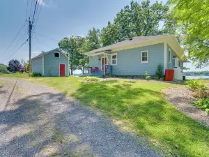 Waterfront Getaway on Sodus Bay: Prime Location!