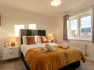 Modern   Spacious 4 Bedroom House in Yeovil
