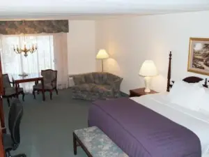 River Terrace Inn