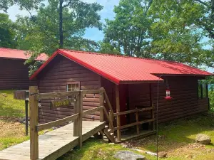 Deer Run is your perfect Mountaintop Cabin Equipped for Family Adventure!