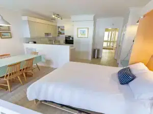 Apt 16, Seaviews, Slps 5 | Indoor Heated Pool