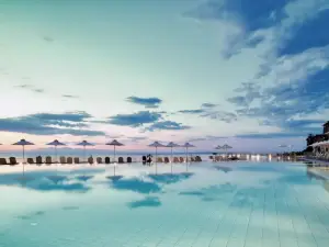 Louis Apostolata Island Resort