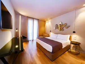 Elite Accommodations & Hydromassage Pool