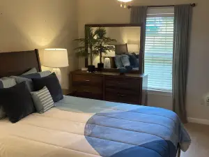 Charming 2-bdrm house with AC, WiFi in Cherokee Village with amazing river views