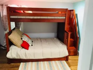 Spectacular Cottage at Bantam Lake, Sleeps 12