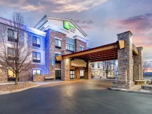 Holiday Inn Express & Suites LOVELAND by IHG