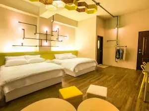 Artzone Hostel
