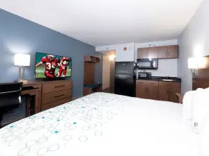 HomeTowne Studios Chantilly