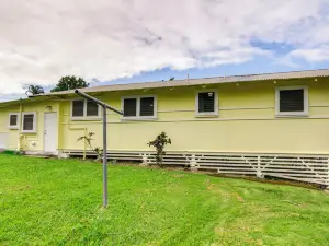 Charming Historic Hilo House Minutes to Beach!