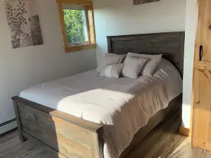 country cozy house on top of the world! stunning lake and mountain views