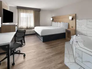 La Quinta Inn & Suites by Wyndham Mansfield Oh