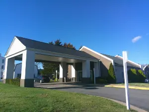 卡拉多克霍爾紅色系列會議中心飯店