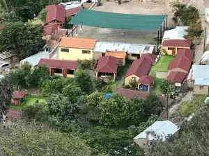格洛里亞斯旅館 - 青年旅舍