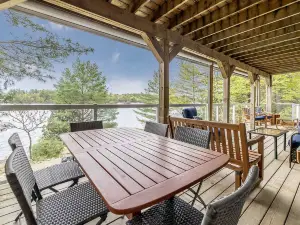 Muskoka Lakeshore Cottage Bliss