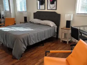 4-bedroom house in charming Stone Mountain with AC, WiFi, 32 mins from FIFA venu
