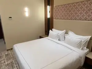 Hotel Roi Retreat