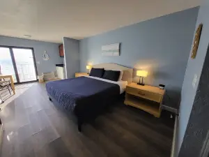 Beachside Hotel