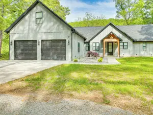 Waterfront Flippin Retreat w/ White River Access!