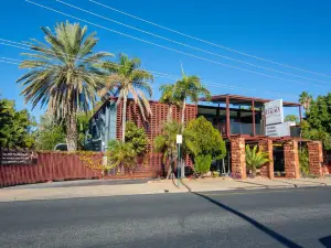 Elkira Court Motel