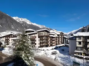 Plan B Hotel - Living Chamonix