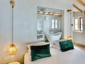 &Tales Villas Collection - With Hotel Service and Breakfast