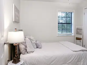 Chateau De Riviera Unit 2. Water front!  Cozy Condo on the Chattahoochee River.