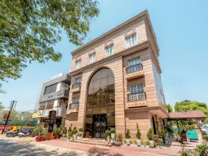 เพลย์เซลส์ สการ์เลต