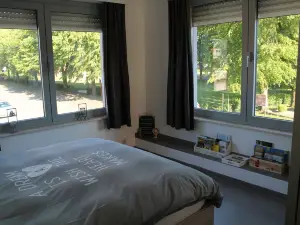 De Reünie - Airconditioned Duplex Appartement & Fietsgarage