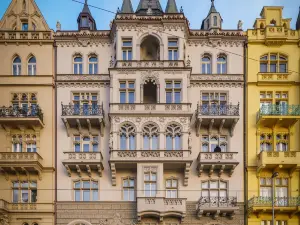 MN6 Luxury Suites by Adrez