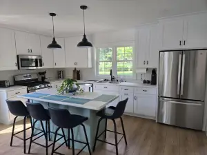 New Waterfront Guest House –  Less than 10 Min to Hillsdale College