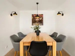 Exklusives 212 qm Ferienhaus Mit 2 Apartments - Garten, Grill & Sauna!