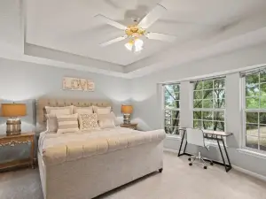 Big Charming Shawnee Family Home with Game Room-Sleeps 16!