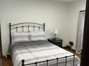 Spacious 3-bedroom apartment with WiFi, AC in Richfield Spring
