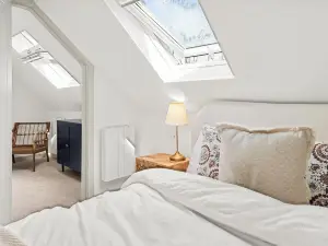 Luxury 2 Bedroom Cottage, with private courtyard and garden.