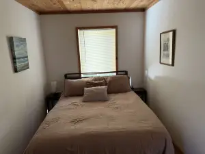 Rouge Cobb Mountain Hotel - Cabin 2