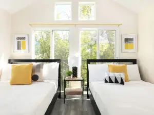Chic City Apt Near Americana Glendale