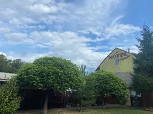 Hotel Napsugár