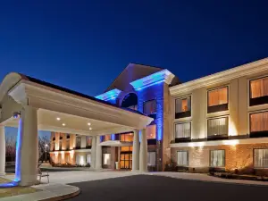 Holiday Inn Express & Suites CLIFTON PARK by IHG