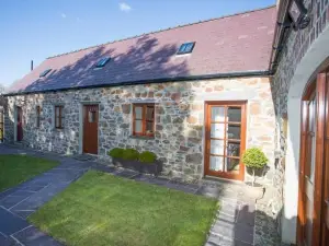 Hen Stabl Llandwrog