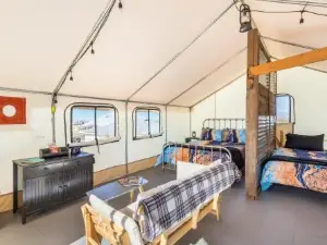 Cozy Old West Glamping Walk to Tombstone