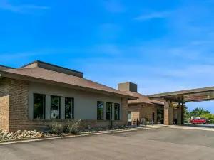 Best Western Okemos/East Lansing Hotel  Suites