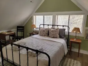 Freshly Renovated, Views, Private, Bryce Resort, Lake Laura