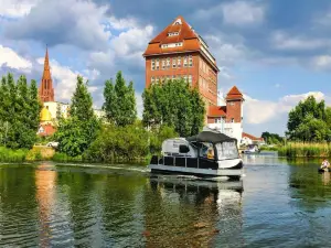 Hausboot Auf der Peene, Demmin