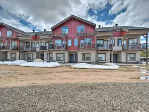 Charming McCall Townhome Hike, Fish, and Ski!