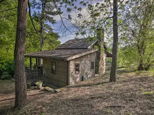 Romantic Log Cabin Escape on Delfosse Winery!