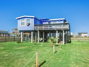 1 Mi to Surfside Beach: BBQ-Ready Home in Freeport