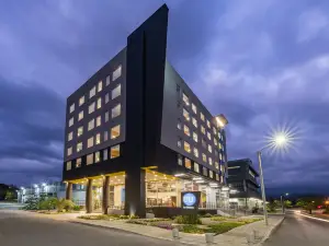 Tru by Hilton Cali Sur