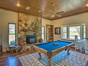 16-Acre Pilot Point Ranch: Private Pond & Hot Tub